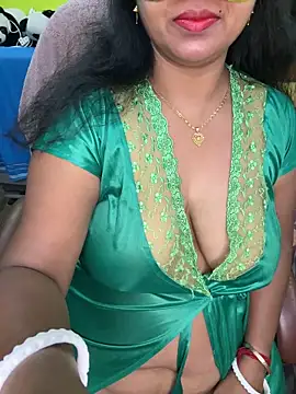 Snapshot of Anushka_21 chatting on 10/31/25, 02:01 Anushka 21 online show from 10/31/25, 02:01