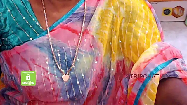 Snapshot of Novapol chatting on 03/11/25, 06:10 Novapol online show from 03/11/25, 06:10