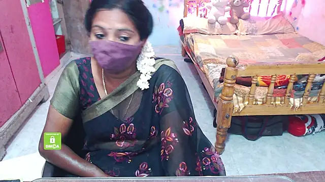 Snapshot of Novapol chatting on 11/13/25, 06:01 Novapol online show from 11/13/25, 06:01