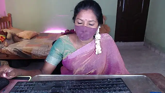 Snapshot of Novapol chatting on 04/26/26, 06:00 Novapol online show from 04/26/26, 06:00