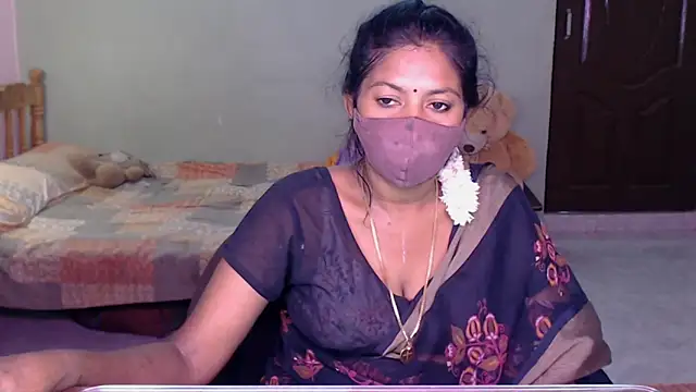 Snapshot of Novapol chatting on 06/07/26, 01:15 Novapol online show from 06/07/26, 01:15