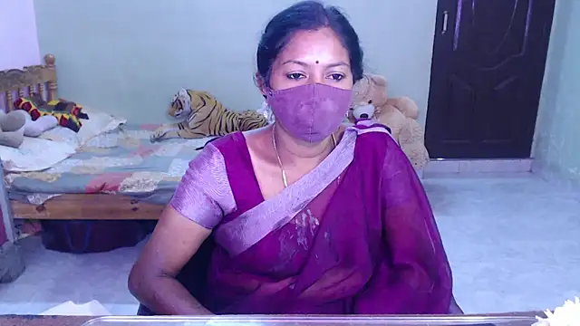 Snapshot of Novapol chatting on 07/05/26, 05:58 Novapol online show from 07/05/26, 05:58