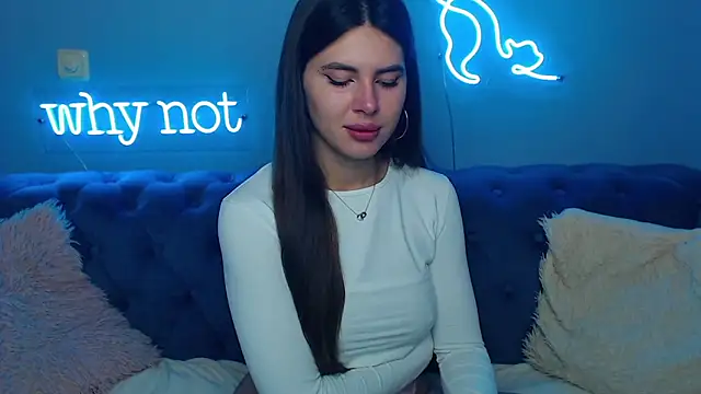 ViollinaLove online show from 09/29/25, 04:50