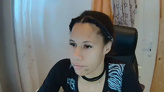 AaliyahHarris online show from 11/06/25, 12:39