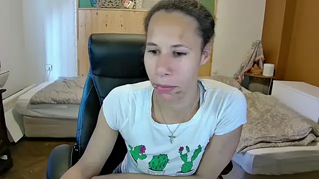 Snapshot of AaliyahHarris chatting on 05/22/26, 04:23 AaliyahHarris online show from 05/22/26, 04:23