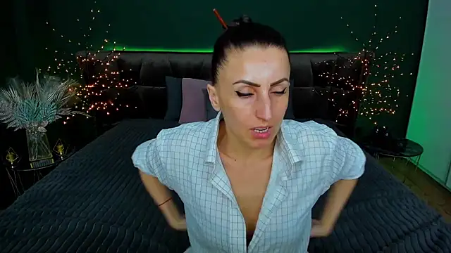 Rebecca Diamond online show from 03/10/25, 03:52