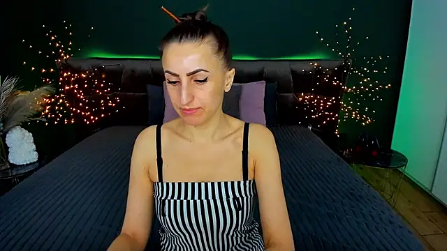 Rebecca Diamond online show from 11/24/25, 06:46