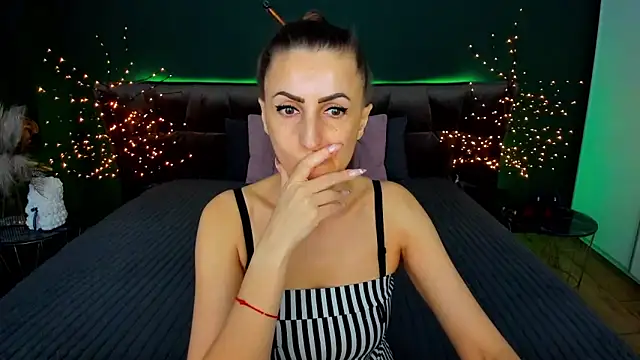 Rebecca Diamond online show from 12/01/25, 06:40