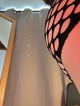 curchez  online show from 09/23/25, 07:50