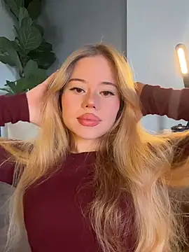 curchez  online show from 04/10/26, 09:41