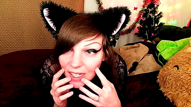 GamerGirlRoxyAndLee online show from 12/29/24, 04:16