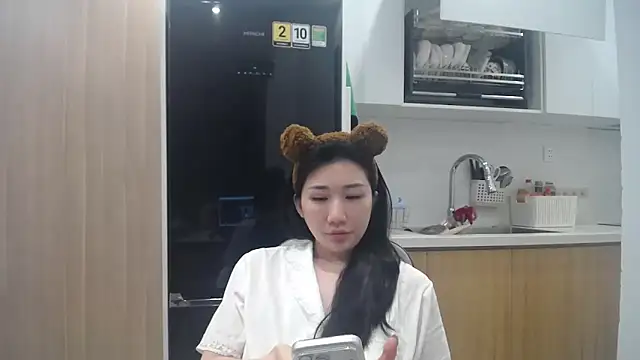 Asiagirll online show from 05/20/26, 12:00