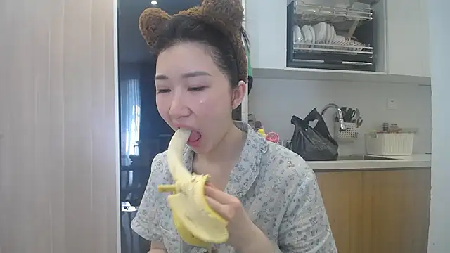 Asiagirll online show from 06/04/26, 01:33