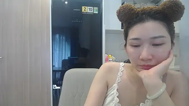 Snapshot of Asiagirll chatting on 06/18/26, 03:40 Asiagirll online show from 06/18/26, 03:40