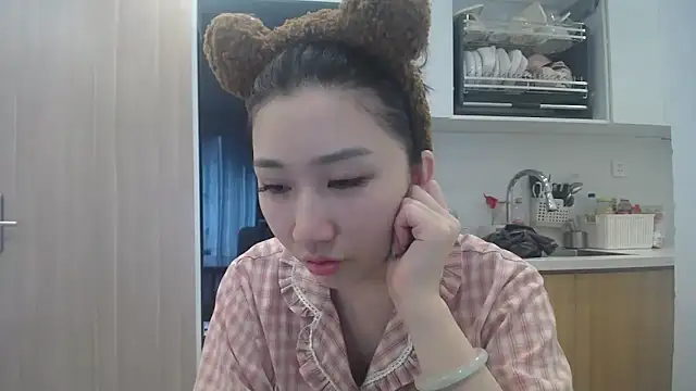 Snapshot of Asiagirll chatting on 06/22/26, 01:18 Asiagirll online show from 06/22/26, 01:18