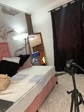 Eva MilfF online show from 04/17/26, 01:14