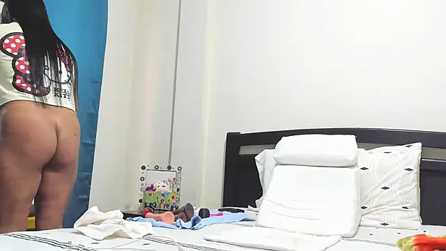 mara2020 69 online show from 12/18/25, 12:44