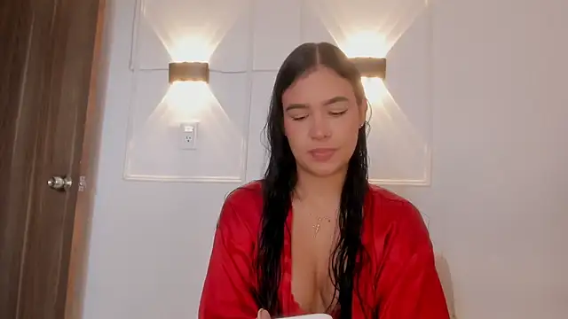 Hanna Risso online show from 04/22/26, 05:47