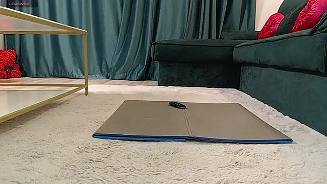 natasha-bigas online show from 10/08/25, 07:11