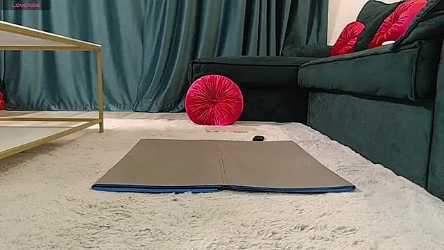 natasha-bigas online show from 10/11/25, 07:01