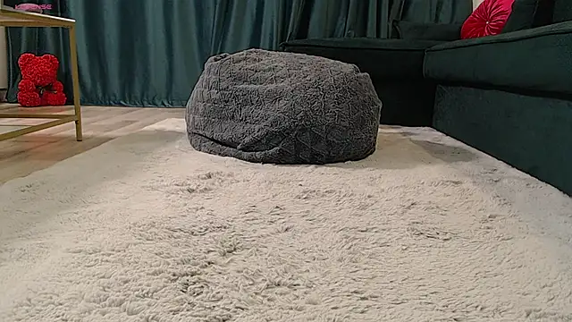 natasha-bigas online show from 11/04/25, 09:36