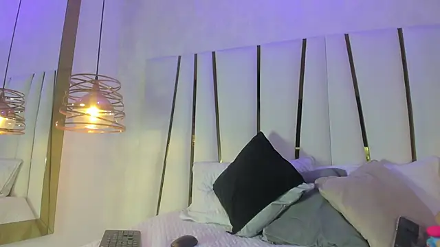 elena mature online show from 04/24/26, 11:34