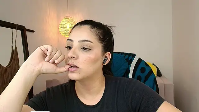 YummyAnna  online show from 02/10/26, 08:13