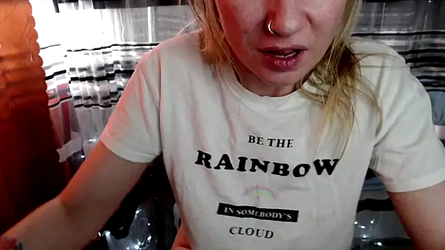 Snapshot of cold_lollipop chatting on 02/23/25, 10:06 cold lollipop online show from 02/23/25, 10:06