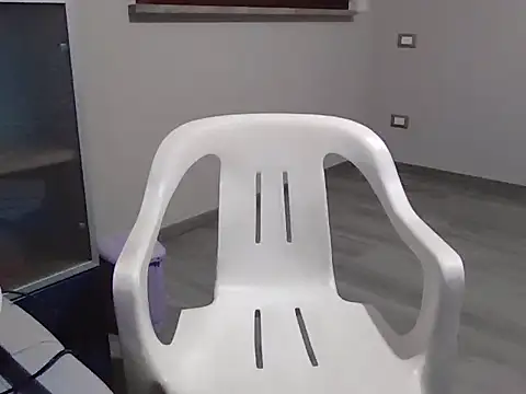 Snapshot of iron_boy80 chatting on 12/07/24, 10:34 iron boy80 online show from 12/07/24, 10:34