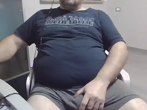 Snapshot of iron_boy80 chatting on 12/12/24, 10:31 iron boy80 online show from 12/12/24, 10:31