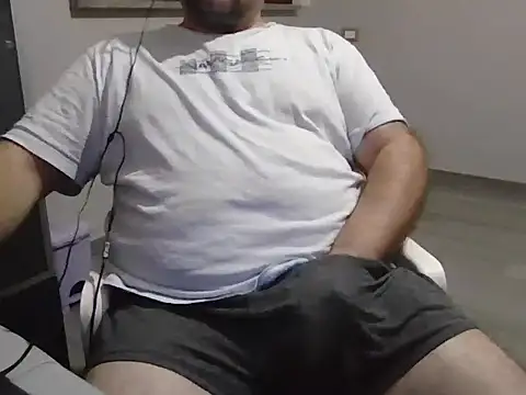 Snapshot of iron_boy80 chatting on 01/11/25, 09:36 iron boy80 online show from 01/11/25, 09:36