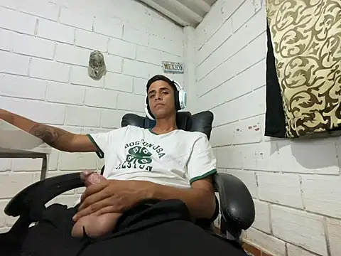 Max TheHorseDick online show from 07/23/26, 04:43
