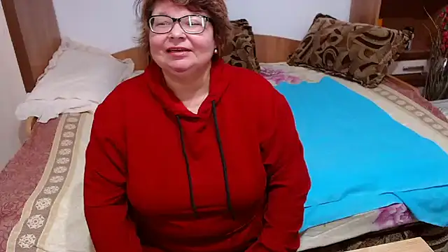 Snapshot of SweetMommaX chatting on 03/17/25, 03:07 SweetMommaX online show from 03/17/25, 03:07