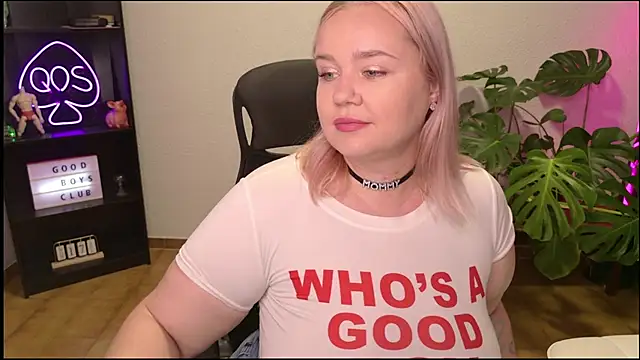 Snapshot of MargotGrey chatting on 07/18/26, 06:34 MargotGrey online show from 07/18/26, 06:34