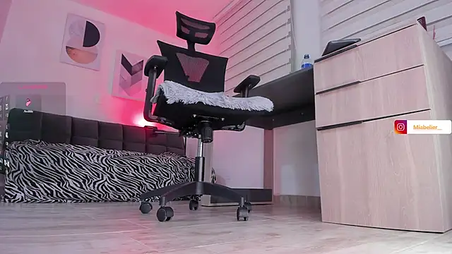 Miabelier online show from 11/29/25, 12:02