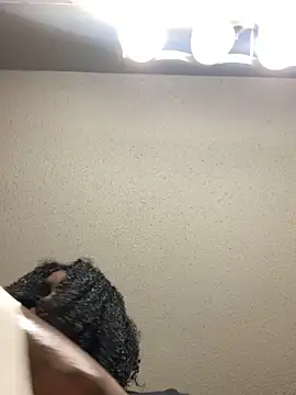 Foreignthababyy online show from 11/18/25, 03:16