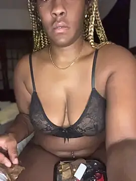 Snapshot of Foreignthababyy chatting on 06/24/26, 11:42 Foreignthababyy online show from 06/24/26, 11:42