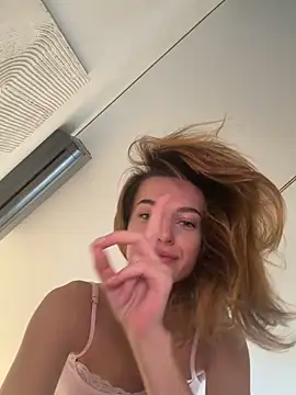 -AngelAri- online show from 04/10/26, 09:03