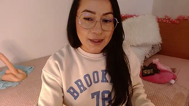lucy luu  online show from 01/04/25, 03:29