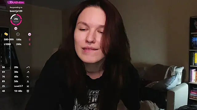 Snapshot of Val_lava chatting on 05/18/26, 08:25 Val lava online show from 05/18/26, 08:25