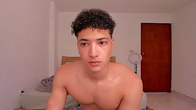 Snapshot of MitchellXD chatting on 01/09/25, 02:40 MitchellXD online show from 01/09/25, 02:40