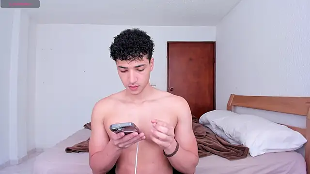 Snapshot of MitchellXD chatting on 02/02/25, 03:39 MitchellXD online show from 02/02/25, 03:39