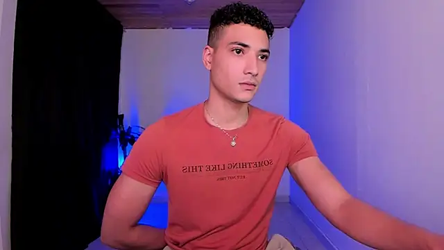 Snapshot of MitchellXD chatting on 12/15/25, 01:21 MitchellXD online show from 12/15/25, 01:21