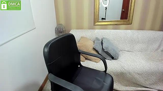 NicolettColin online show from 10/17/25, 06:54