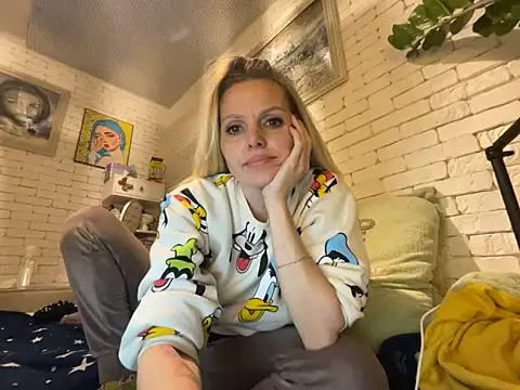 Angel girllovemy online show from 02/06/25, 06:02