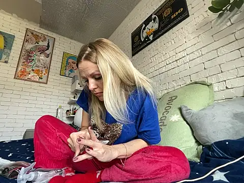 Angel girllovemy online show from 02/14/25, 10:07