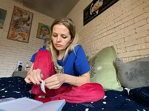 Angel girllovemy online show from 02/14/25, 02:02