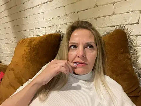 Angel girllovemy online show from 02/28/25, 04:42