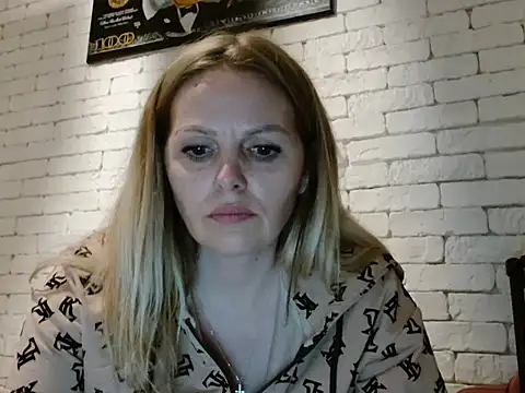 Angel girllovemy online show from 11/17/25, 03:29