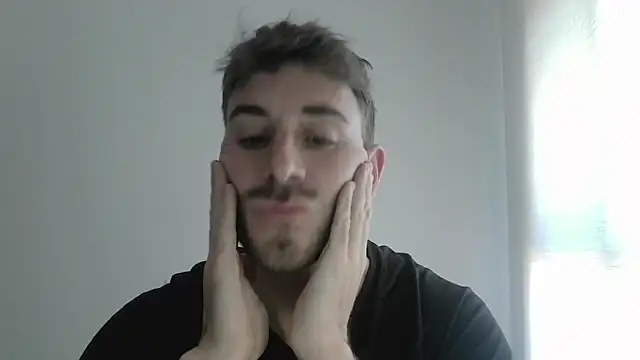 Snapshot of vargas90 chatting on 04/15/26, 12:56 vargas90 online show from 04/15/26, 12:56